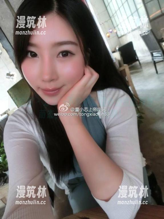 微密圈 - 分享一下童小芯在办公室的那些萌态，一点也不正经哦！