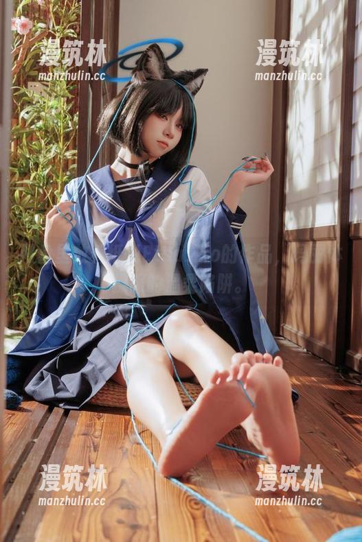 网盘里放着纸悦Etsu_ko的作品，玛丽体操服的温柔陷阱。
