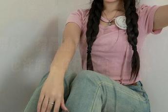绮梦摄影 – 露露的校服系列合集，下载后也许能让你怀念学生时代。