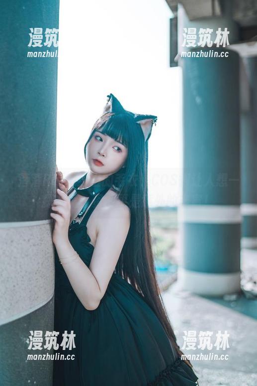 落落Raku身上的毛衣，COS得让人想一探究竟，资源更是意外的丰富！