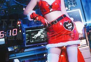 决定放下工作，看落落Raku的全套Weekend图集，真的是个不错的选择。