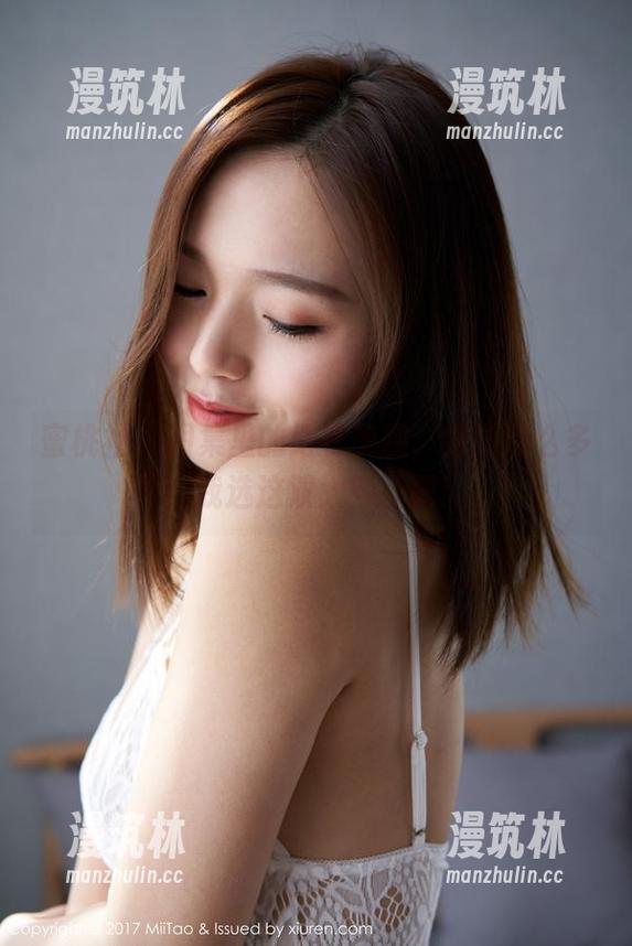 蜜桃社 - 图集里的结衣美腿，穿搭那么多，我选这双太辣了吧！