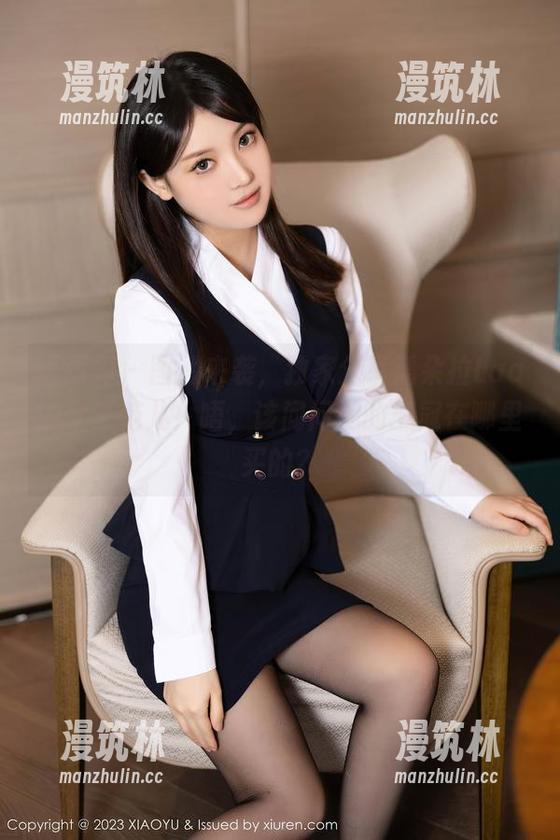 语画界 - 图片来袭，独家分享潘朵拉Laa的女王范儿！唔，该问问她的王冠在哪里买的？