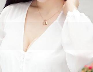 青豆客 – 一份尤美Yumi在苏梅岛的私人订制写真集，精选到连浪都很配合