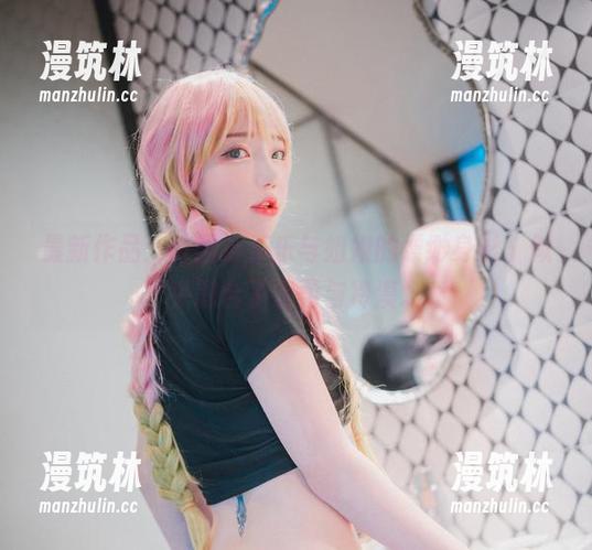 韩国孙乐乐 最新作品:韩国孙乐乐与姐姐的缥缈身影,似乎融合了温柔与冷漠。