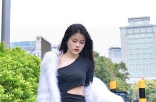 魔镜街拍 – 美图来啦！艾小青的超短裙肉丝浪潮，再次引起好奇心。